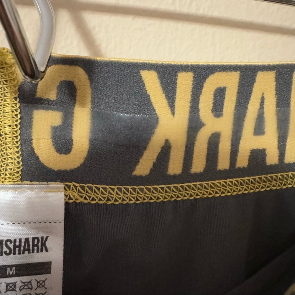 Gymshark seamless crop legging gray with yellow waist Size Medium - Picture 5 of 10
